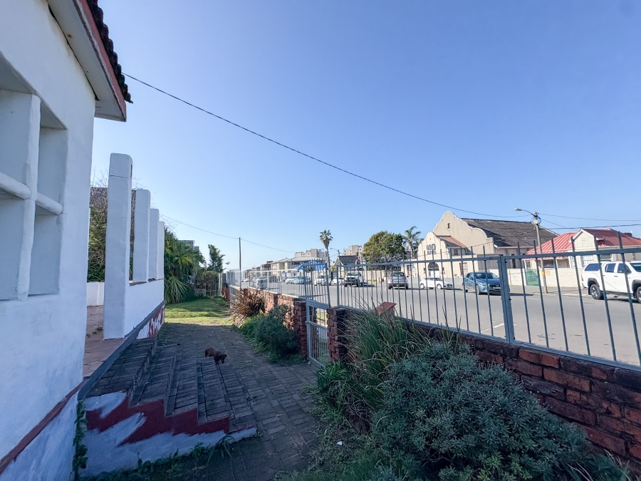 5 Bedroom Property for Sale in Quigney Eastern Cape